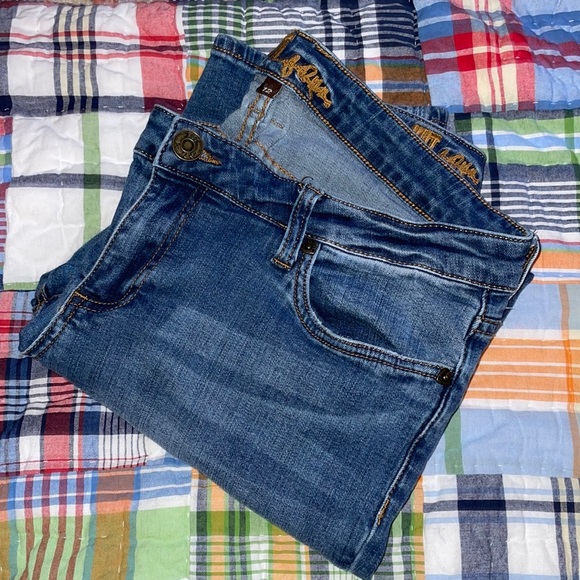 Kut from the Kloth Women's Jeans 12 Straight Leg Med Wash - Picture 13 of 16